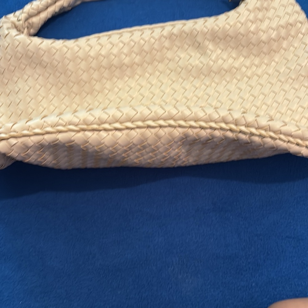 Urban Expressions cream shoulder tort bag - Picture 4 of 8